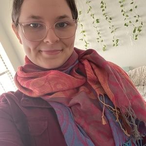 Meet your Posher, Abby